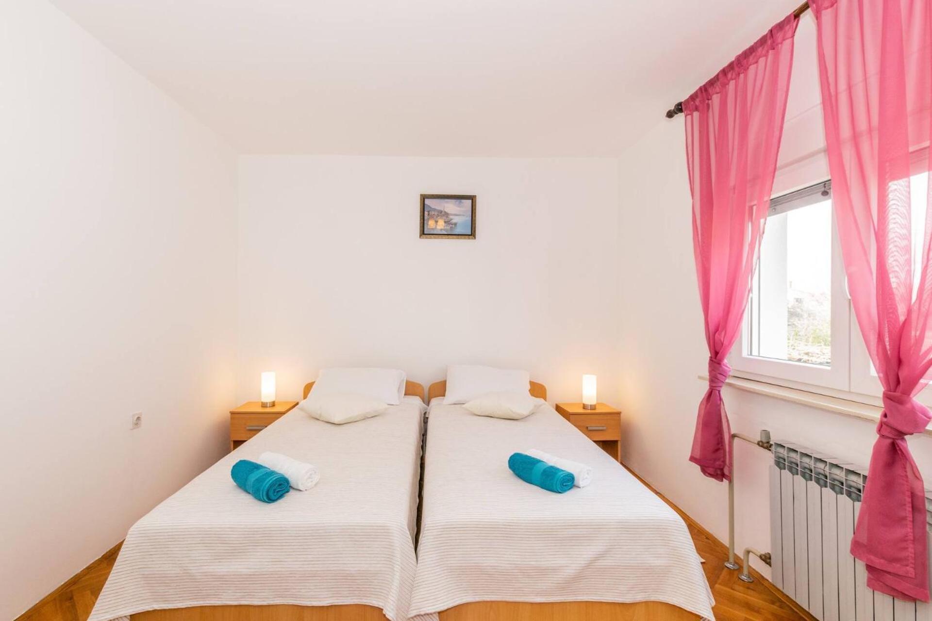 Family House With 2 Apartments - Irma Медулин Екстериор снимка