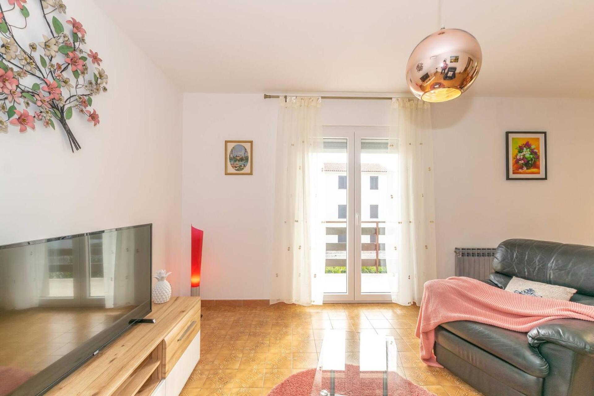 Family House With 2 Apartments - Irma Медулин Екстериор снимка