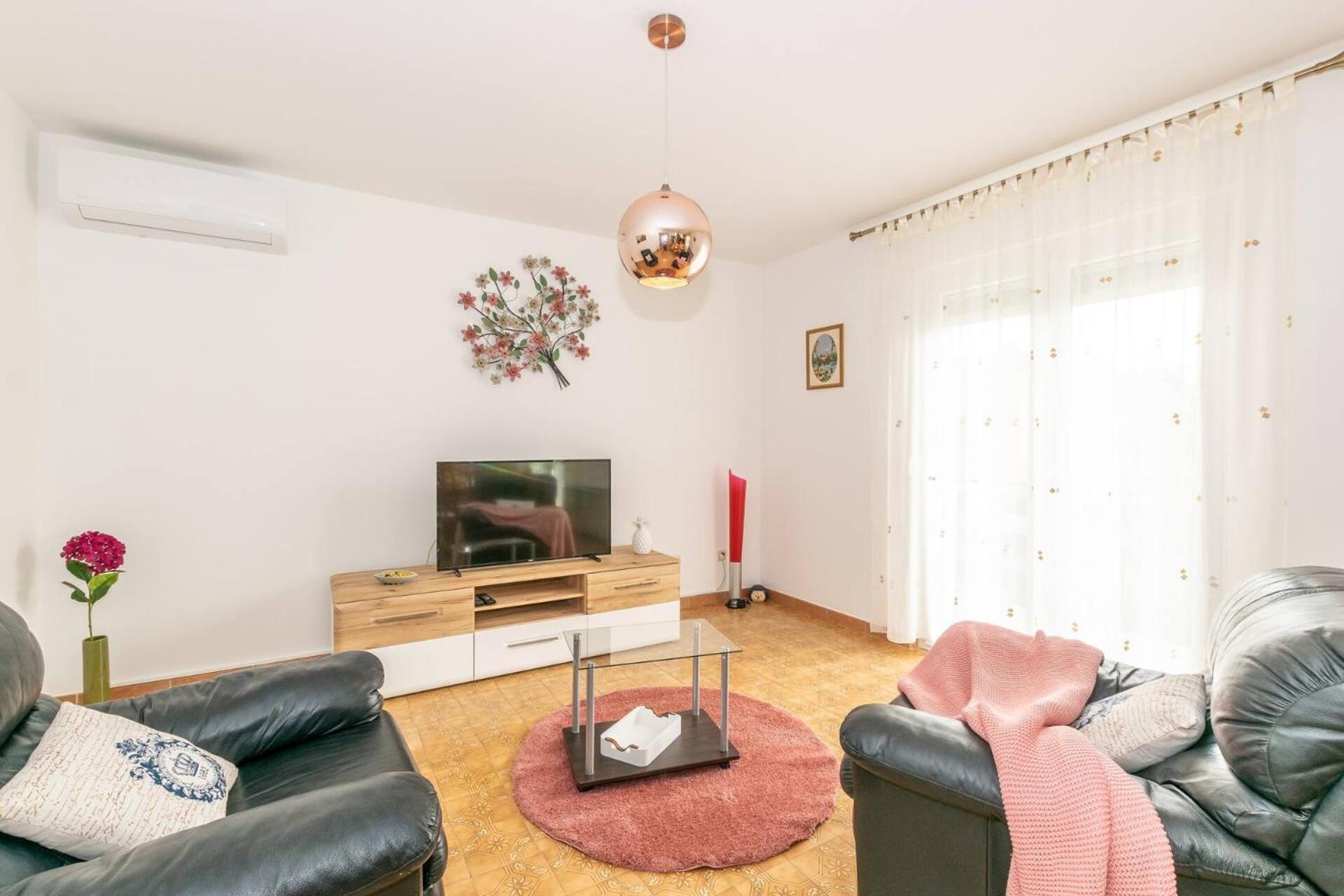 Family House With 2 Apartments - Irma Медулин Екстериор снимка