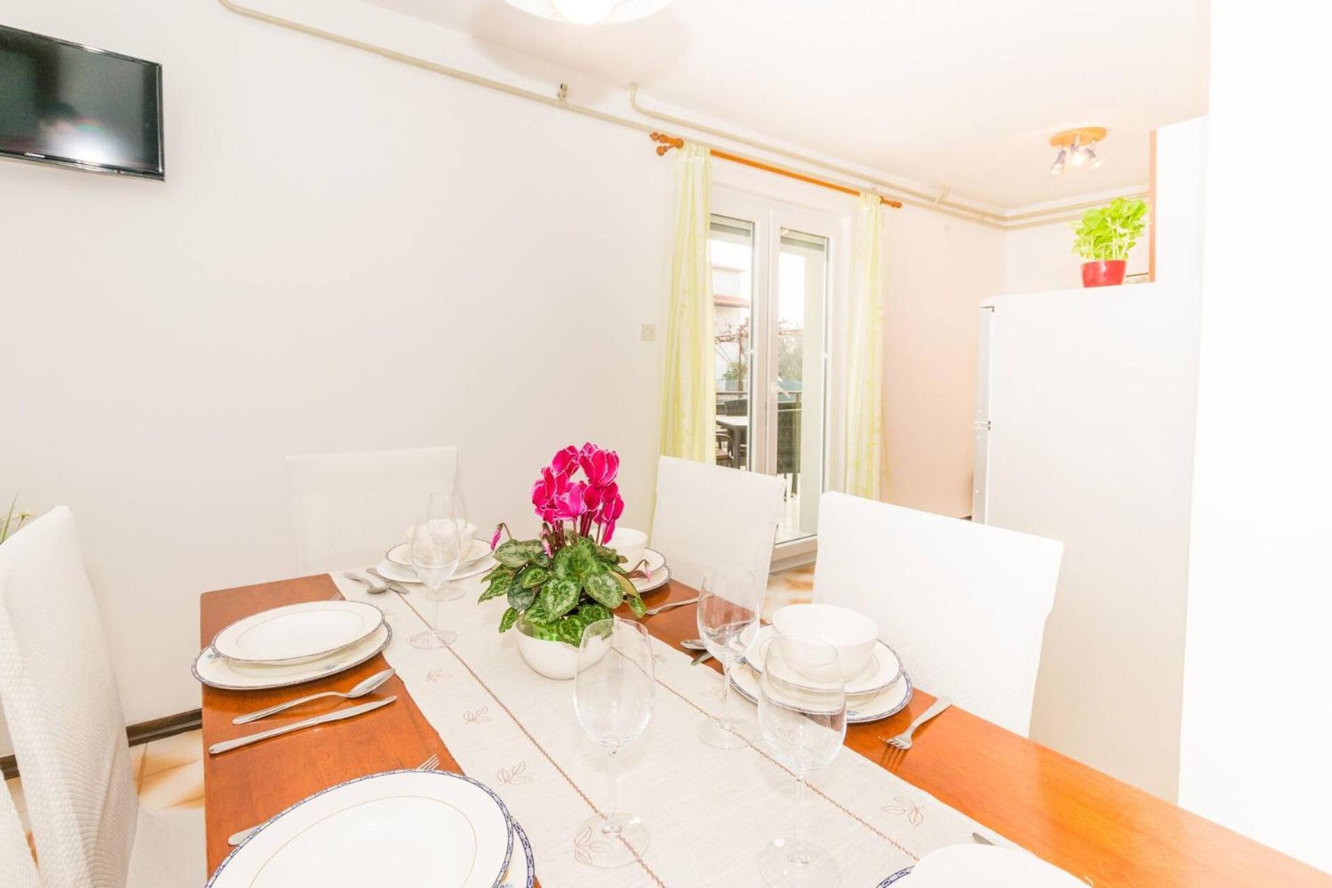 Family House With 2 Apartments - Irma Медулин Екстериор снимка