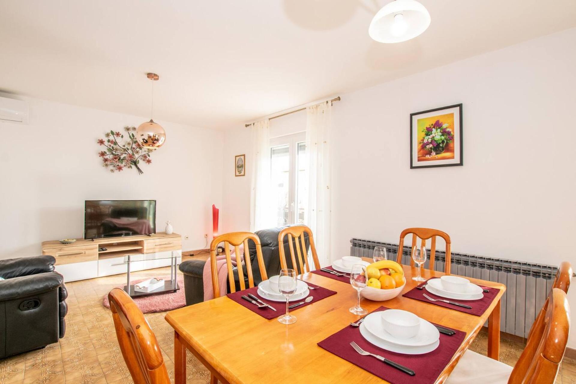 Family House With 2 Apartments - Irma Медулин Екстериор снимка